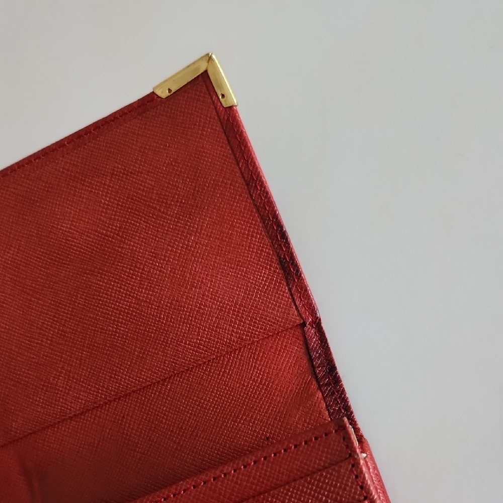 Givenchy Red Kiss LockWallet w/ Elegant Gold Accents..beautiful Classic Wallet - Picture 9 of 10